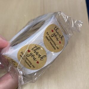 500 thank you stickers. Roll of 1 inch stickers.